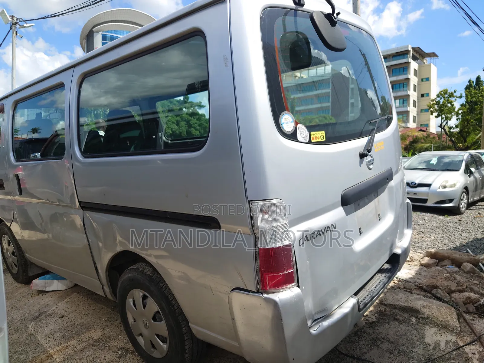 Nissan Caravan (Urvan) 2001 Silver