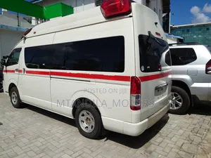 Toyota Grand HiAce 2015 White
