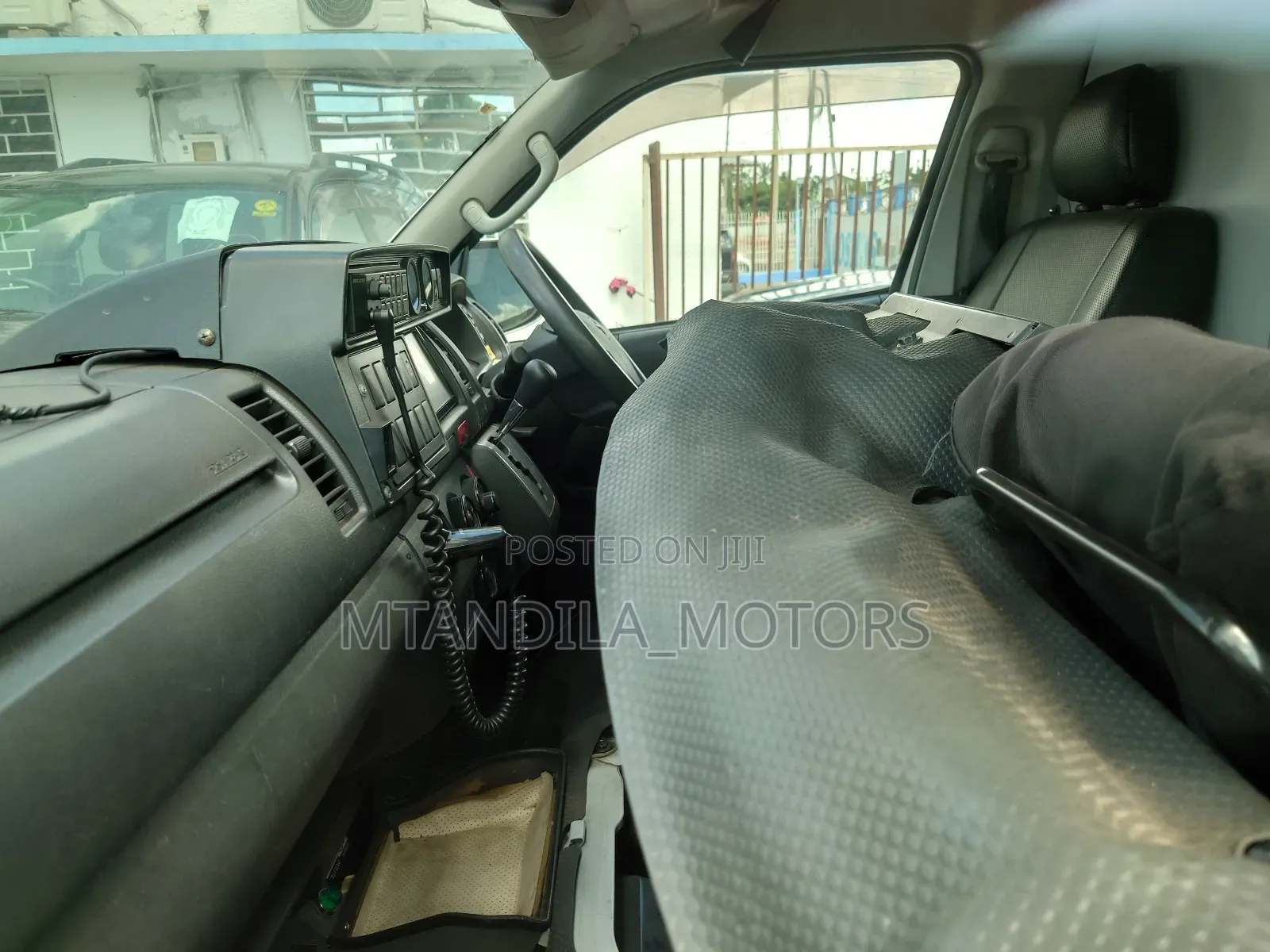 Toyota Grand HiAce 2015 White