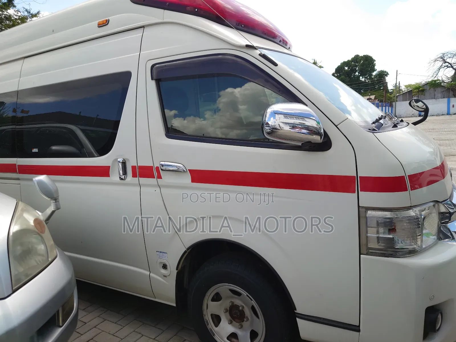 Toyota Grand HiAce 2015 White