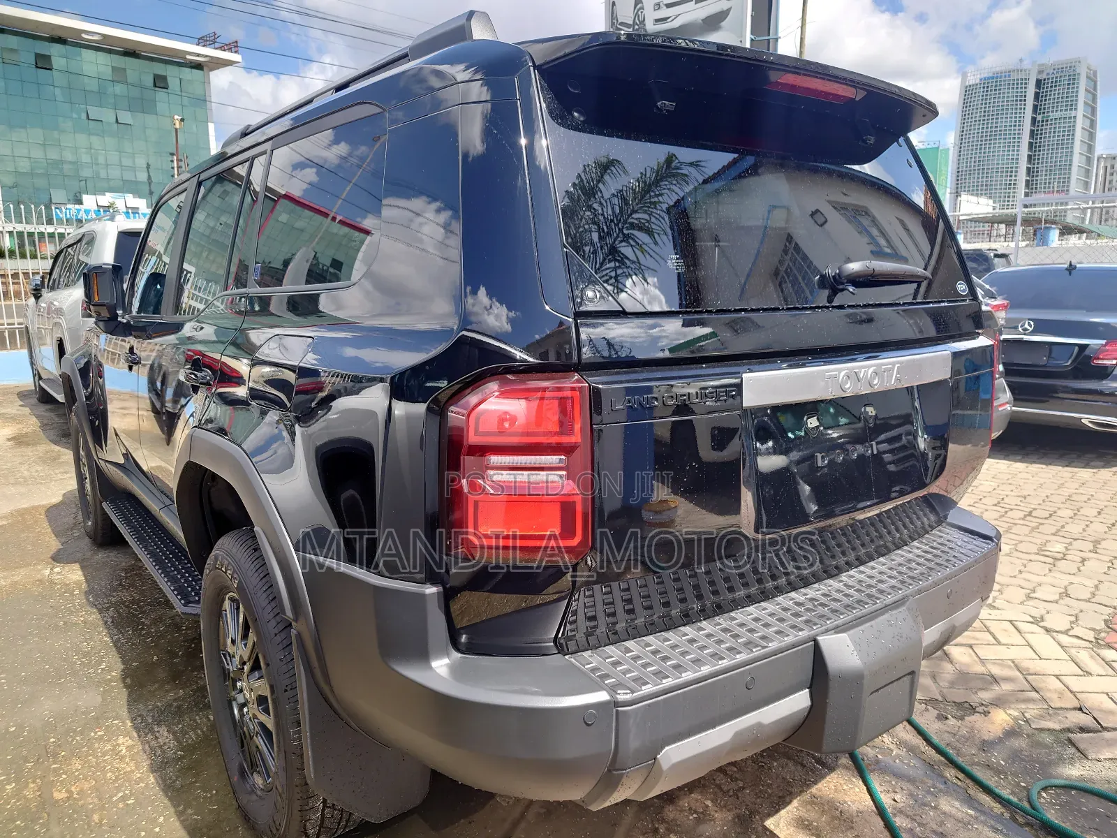 Toyota Land Cruiser Prado 2.4 Hybrid 2024 Black