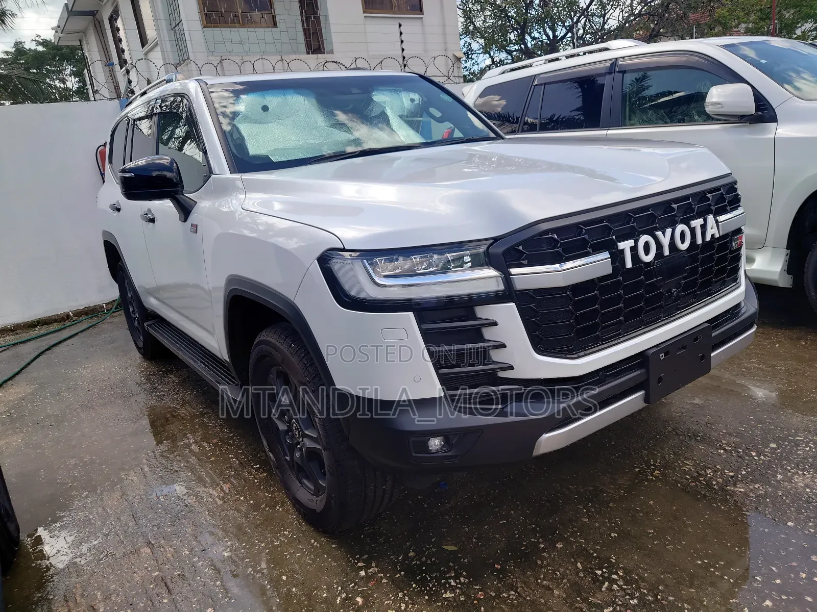 Toyota Land Cruiser Prado 4.0 Petrol GX-R 2022 White