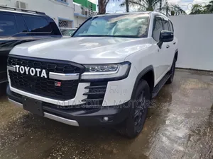 Toyota Land Cruiser Prado 4.0 Petrol GX-R 2022 White