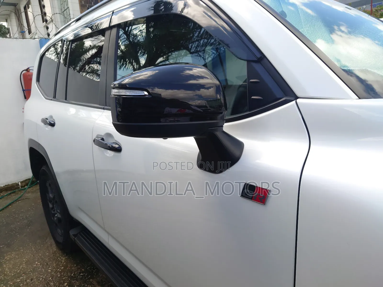 Toyota Land Cruiser Prado 4.0 Petrol GX-R 2022 White
