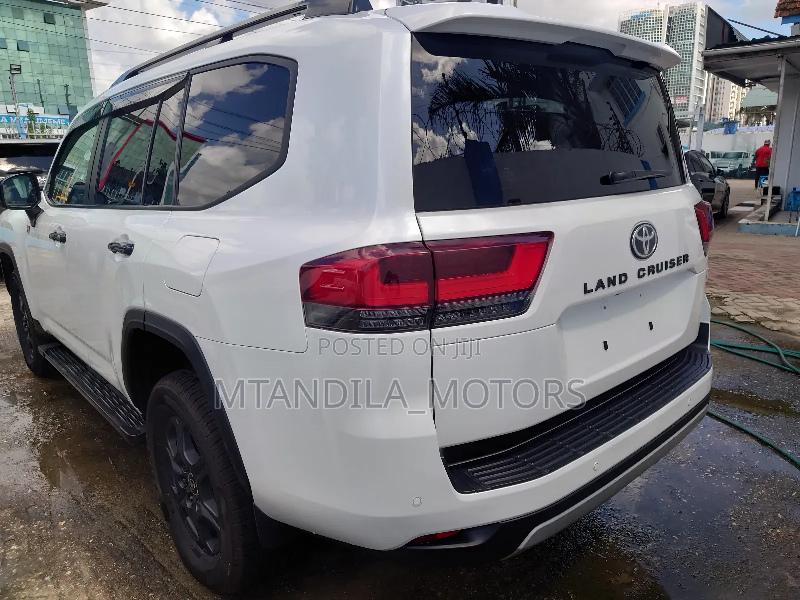 Toyota Land Cruiser Prado 4.0 Petrol GX-R 2022 White