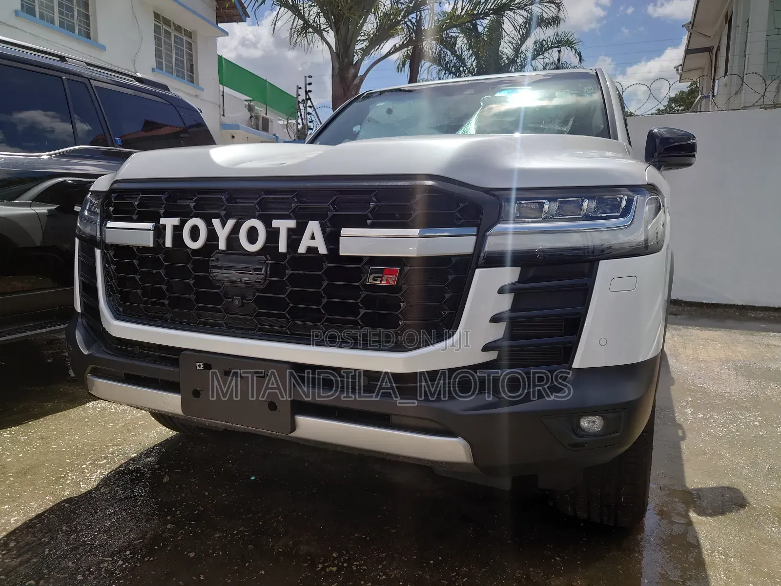 Toyota Land Cruiser Prado 4.0 Petrol GX-R 2022 White