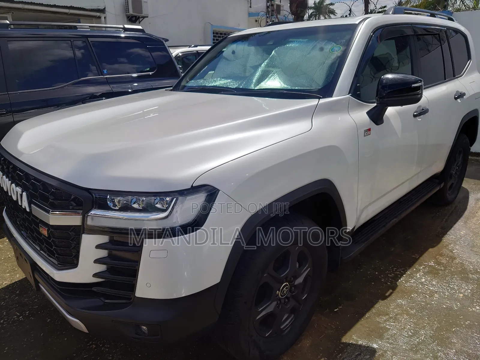 Toyota Land Cruiser Prado 4.0 Petrol GX-R 2022 White