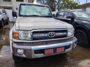 Toyota Land Cruiser 2019 White
