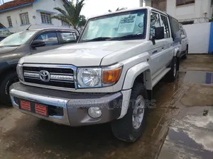 Toyota Land Cruiser 2019 White