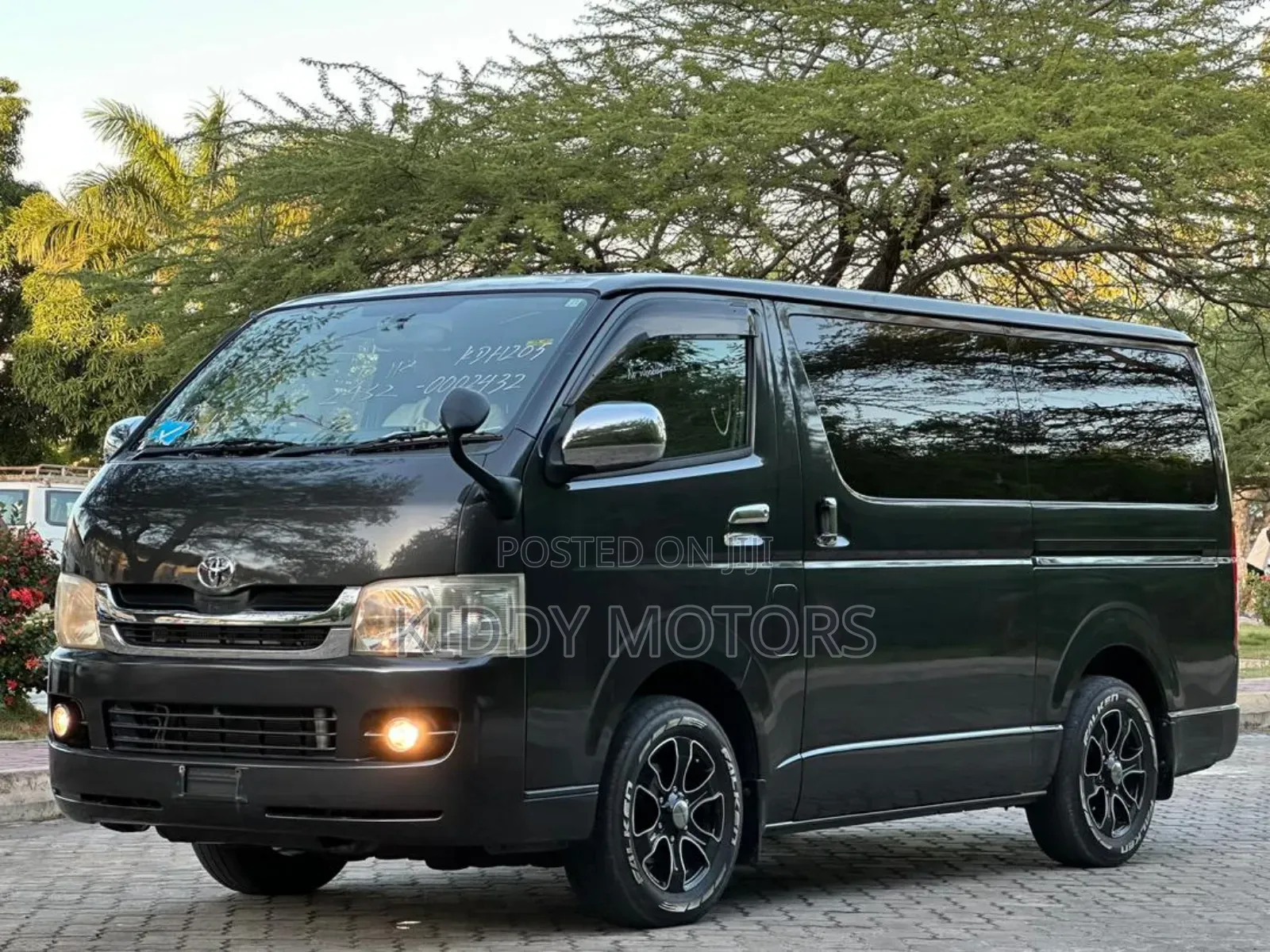 Toyota HiAce 2005 Grey
