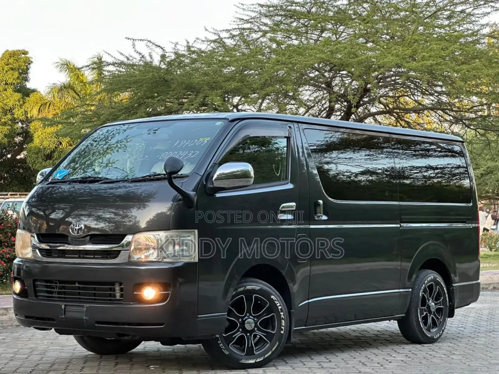 Toyota HiAce 2005 Grey