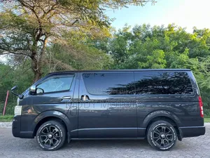 Toyota HiAce 2005 Grey