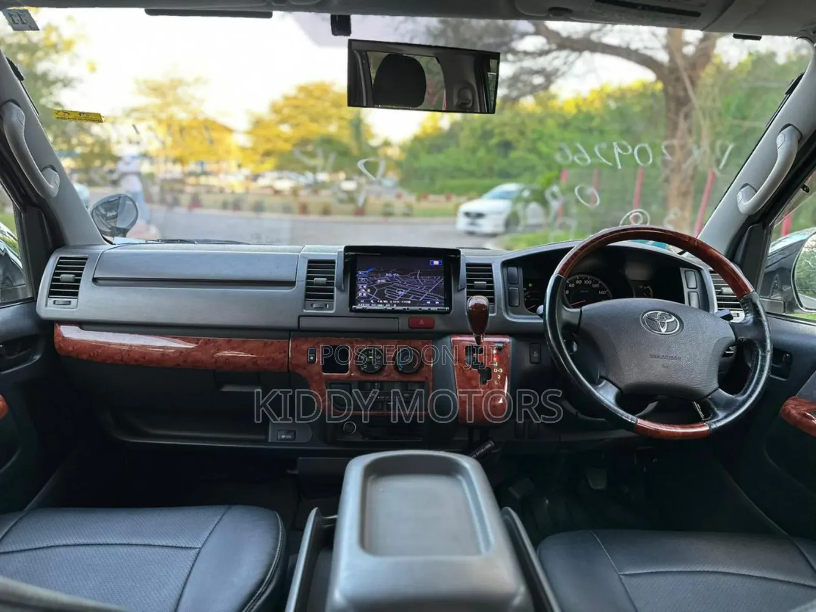 Toyota HiAce 2005 Grey