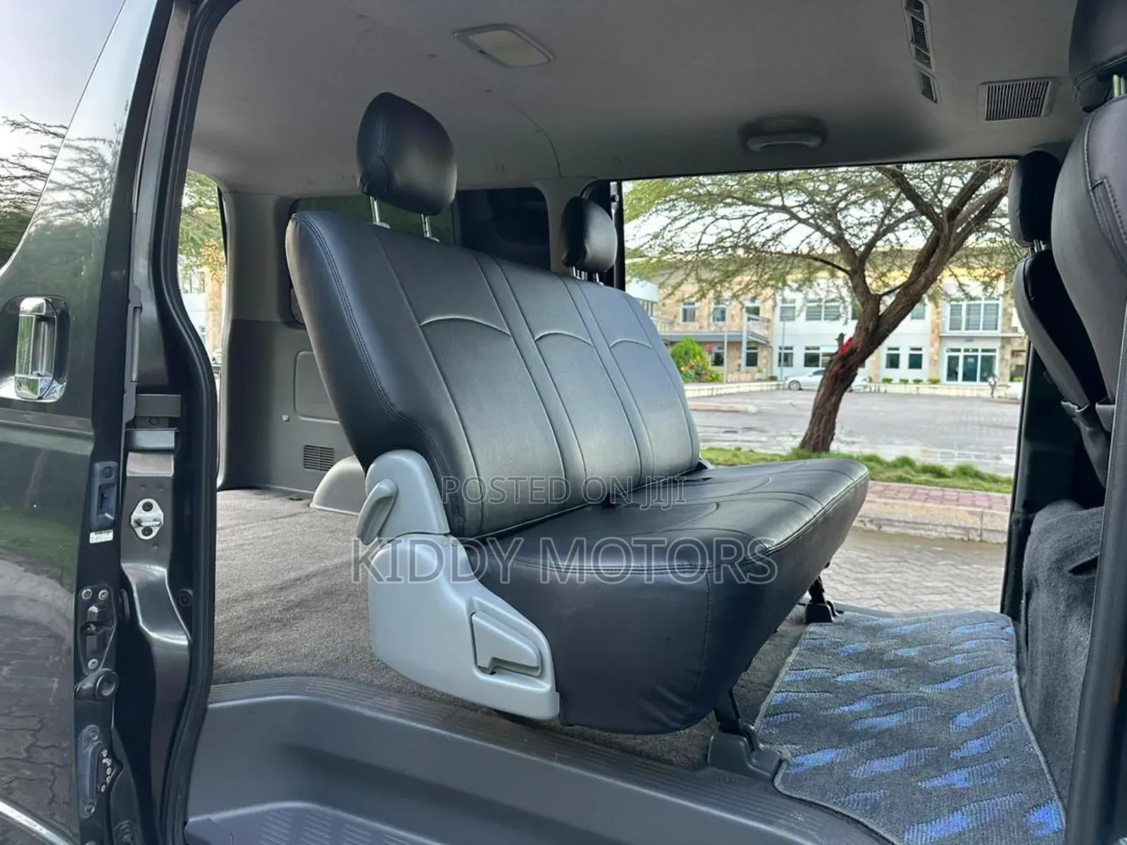 Toyota HiAce 2005 Grey