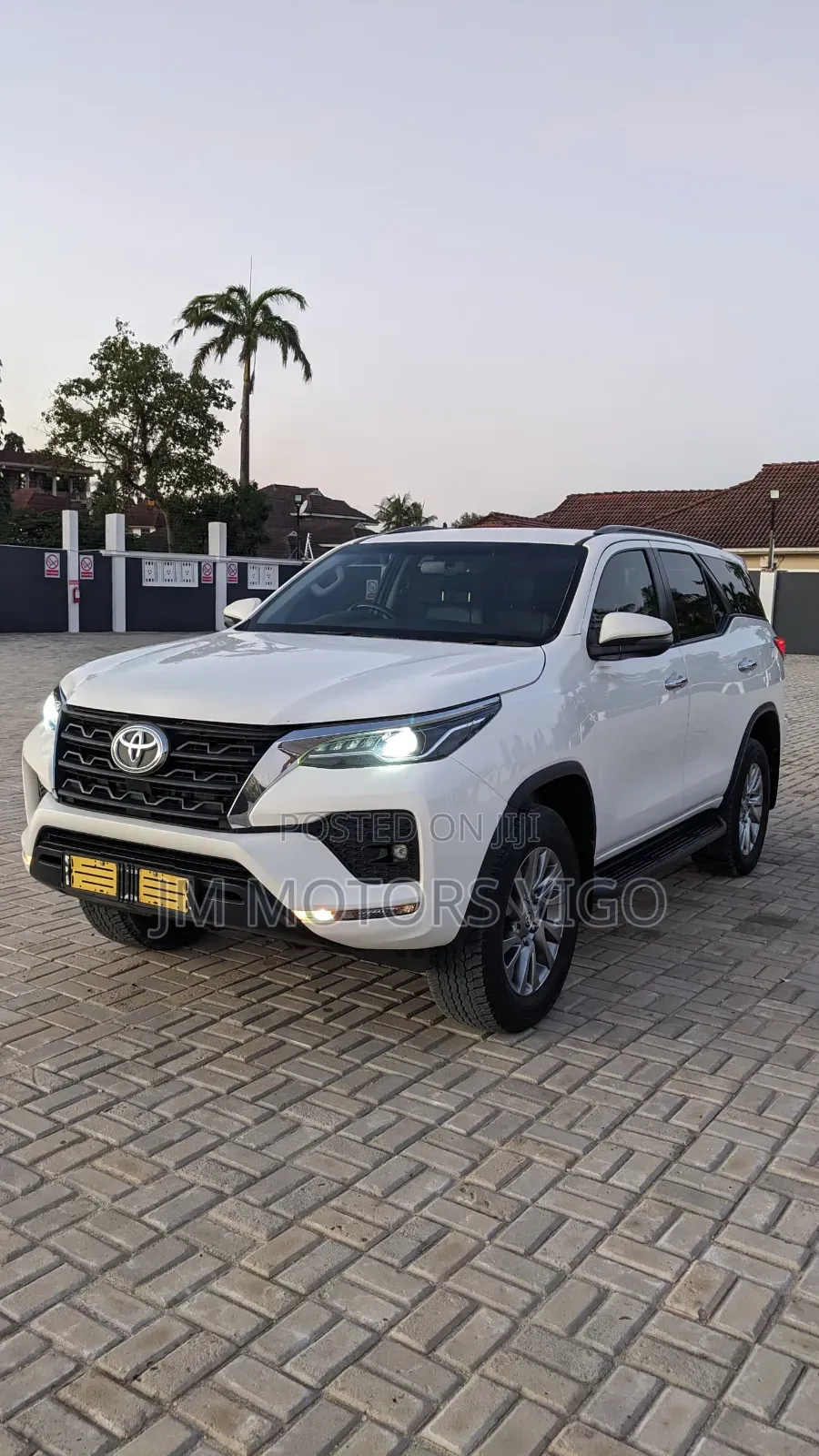 Toyota Fortuner 2021 Pearl