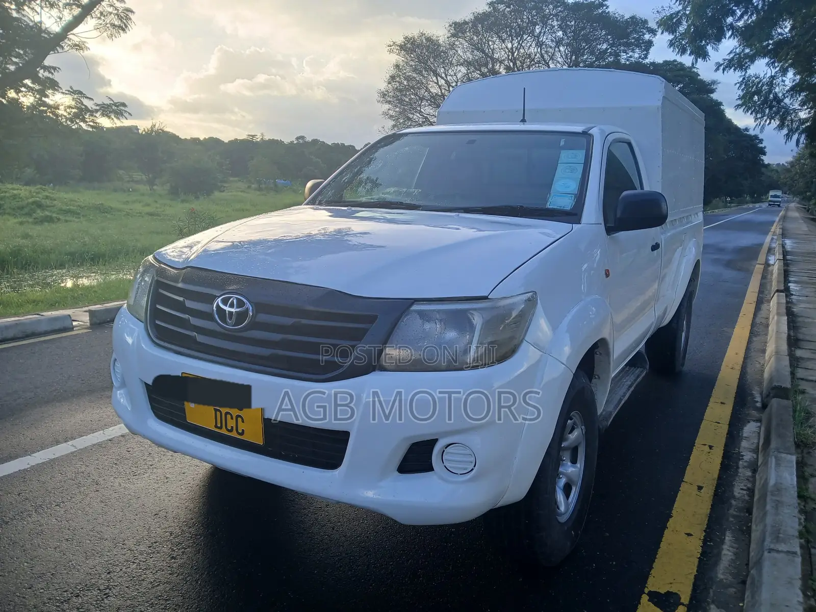Toyota Hilux 2014 White