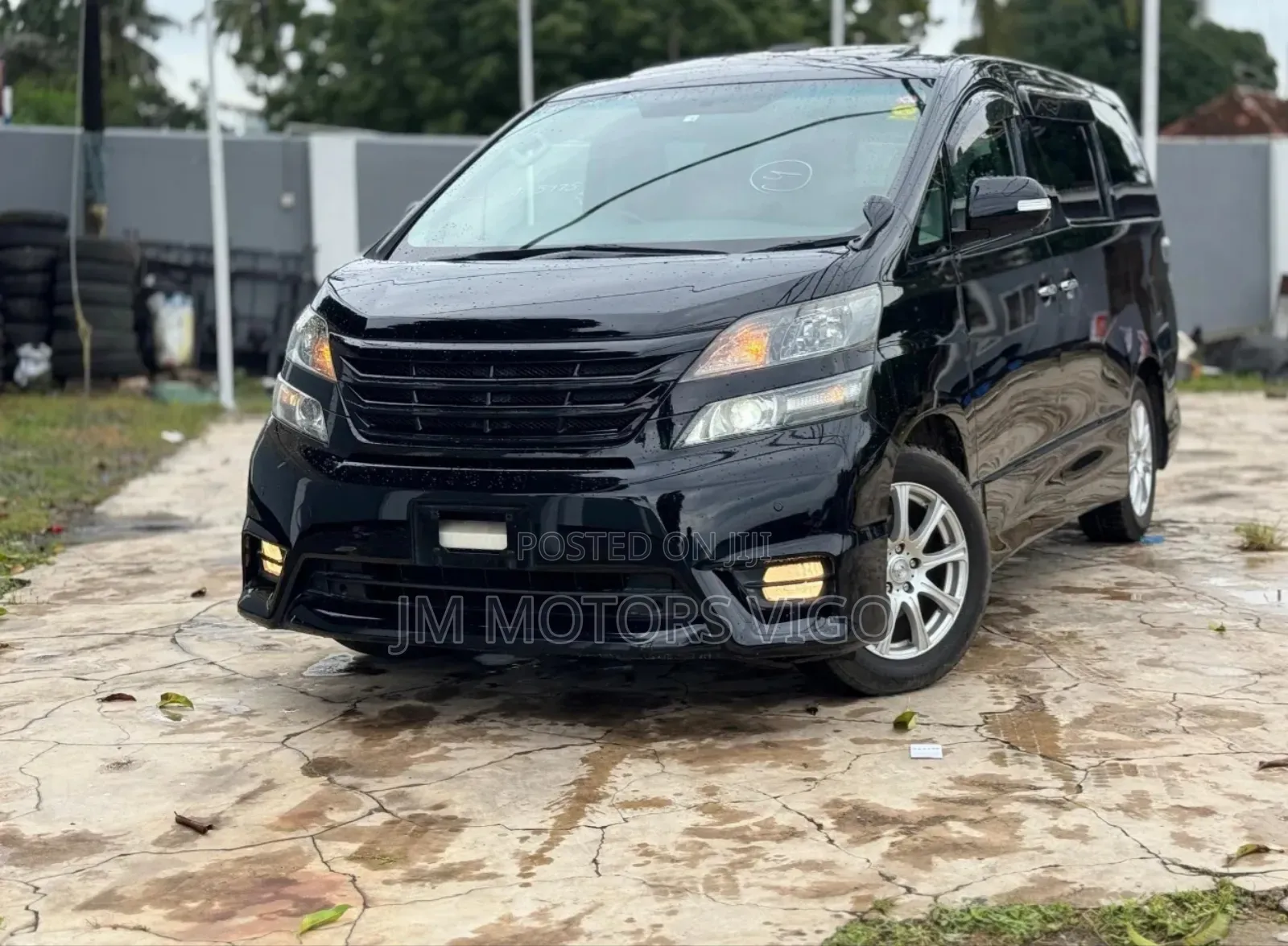 Toyota Vellfire 2011 Black