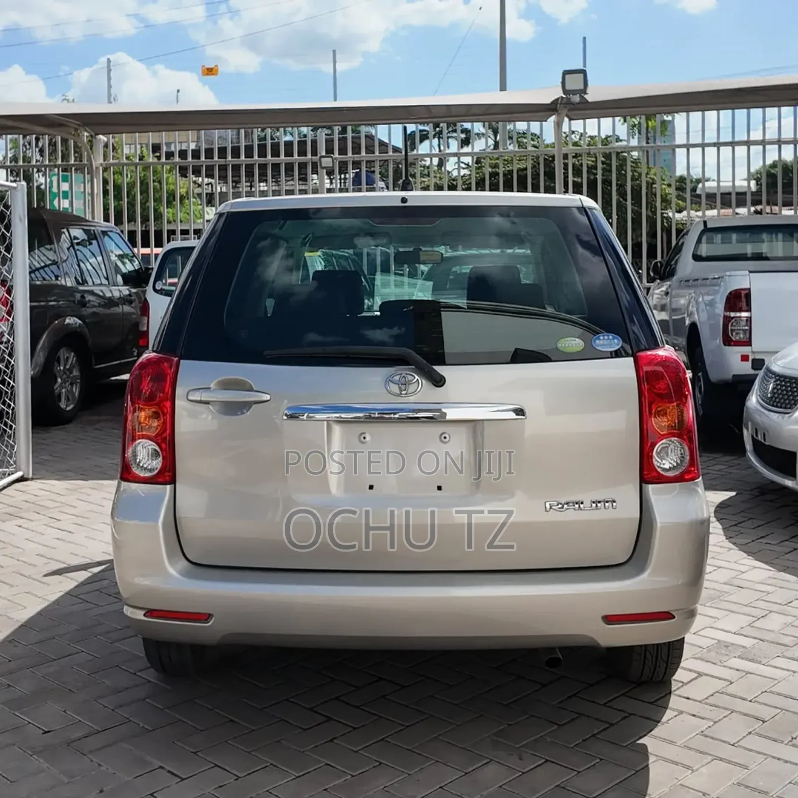 Toyota Raum 2005 Silver