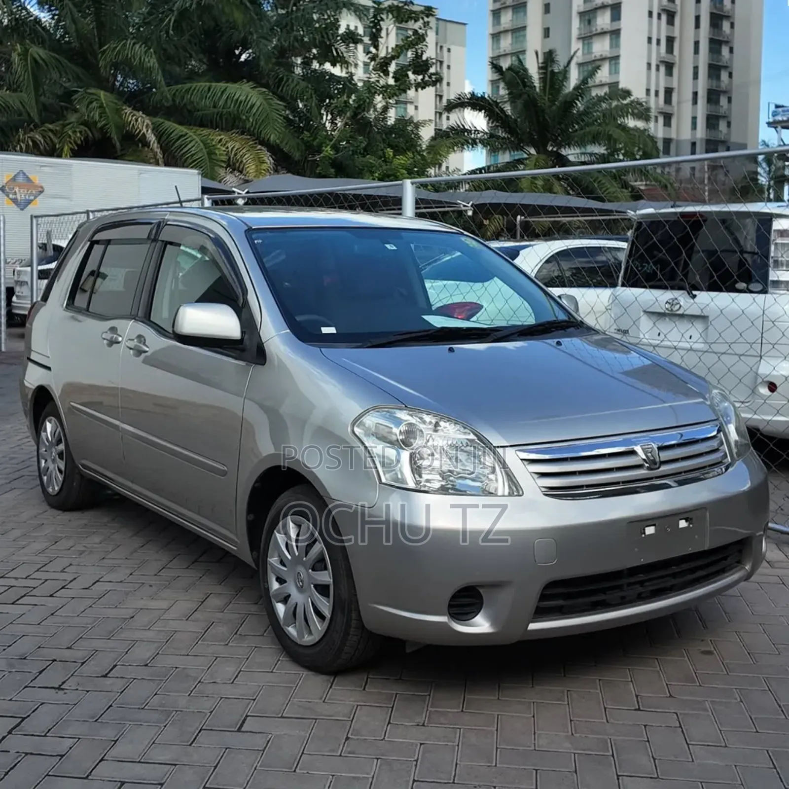 Toyota Raum 2005 Silver