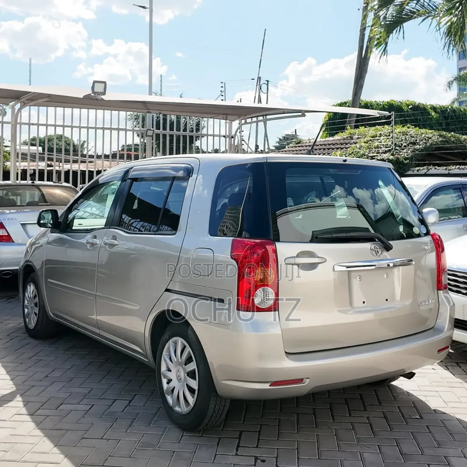 Toyota Raum 2005 Silver