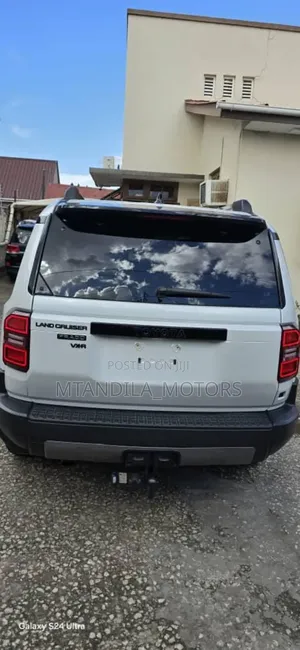 Toyota Land Cruiser Prado 2.8 2023 White