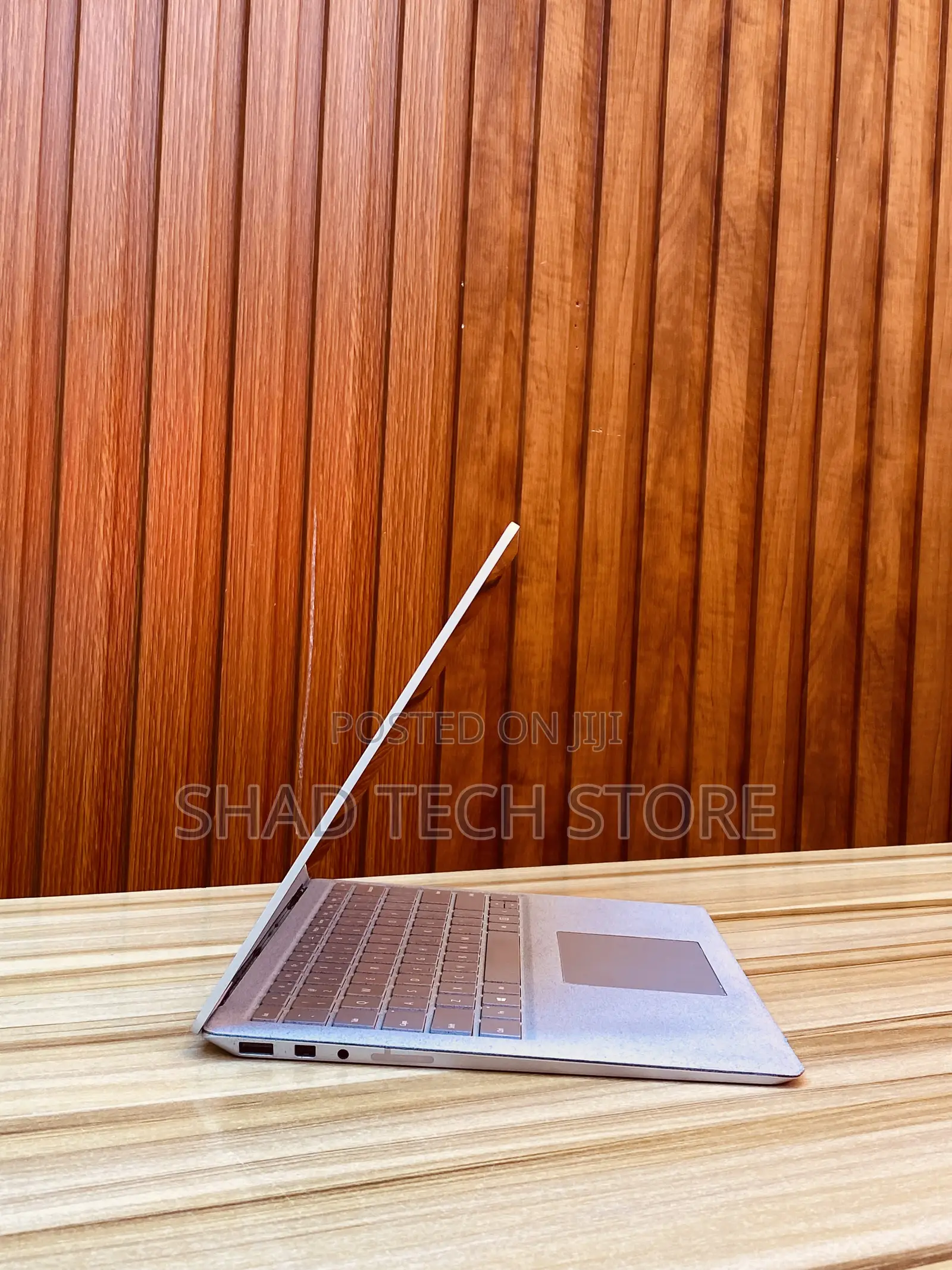 Laptop Microsoft Surface Laptop 8GB Intel Core I5 SSD 256GB