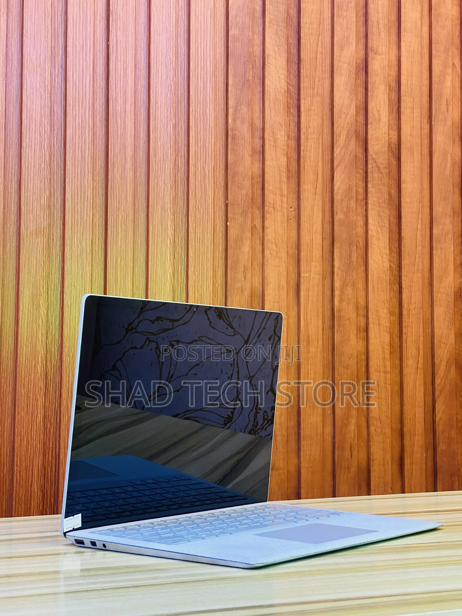 Laptop Microsoft Surface Laptop 8GB Intel Core I5 SSD 256GB