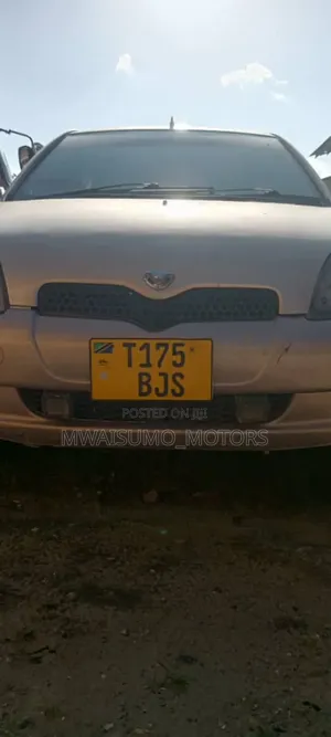 Toyota Vitz 1999 Pink
