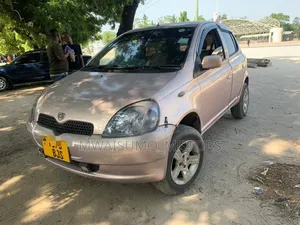 Photo - Toyota Vitz 1999 Pink