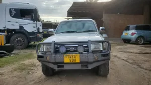 Photo - Toyota Hilux Surf 2001 Silver