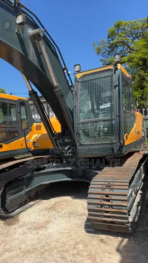 Hyundai 220