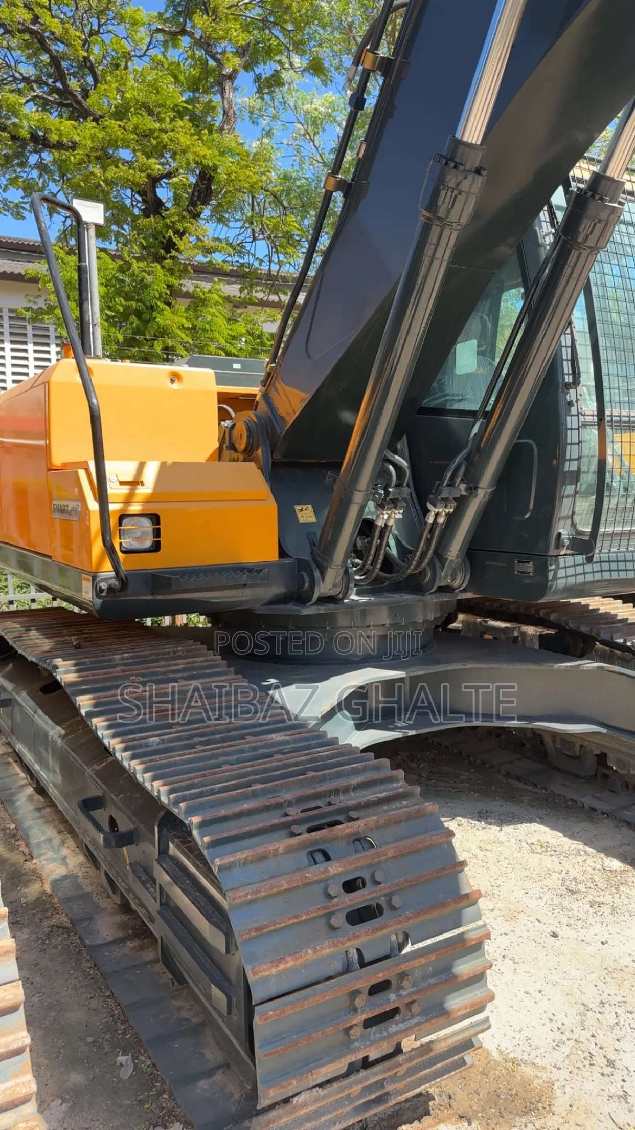 Hyundai 220