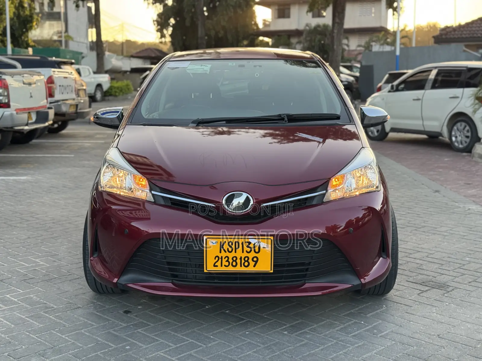 Toyota Vitz 1.0 FWD 5dr 2016 Burgundy