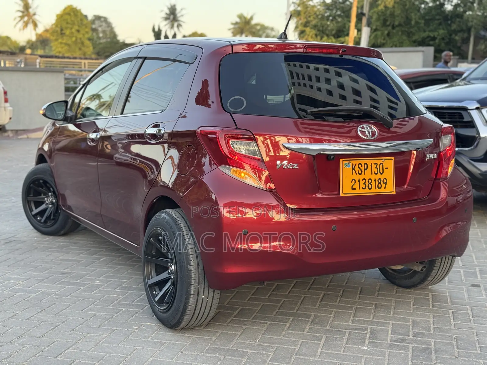 Toyota Vitz 1.0 FWD 5dr 2016 Burgundy