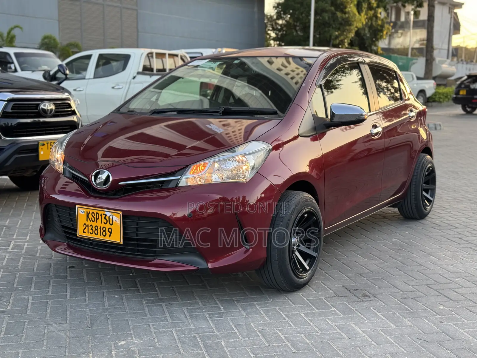 Toyota Vitz 1.0 FWD 5dr 2016 Burgundy