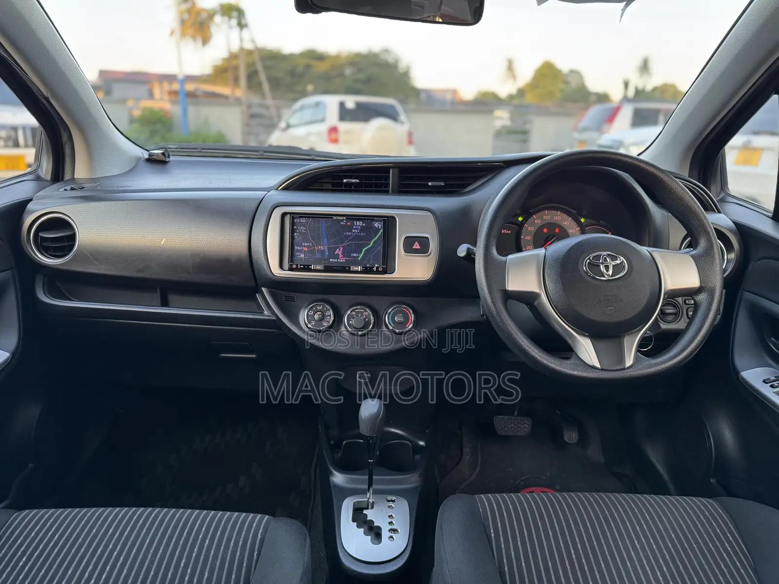 Toyota Vitz 1.0 FWD 5dr 2016 Burgundy
