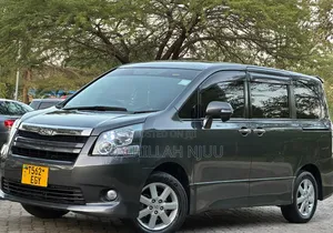 Toyota Noah 2007 Gray
