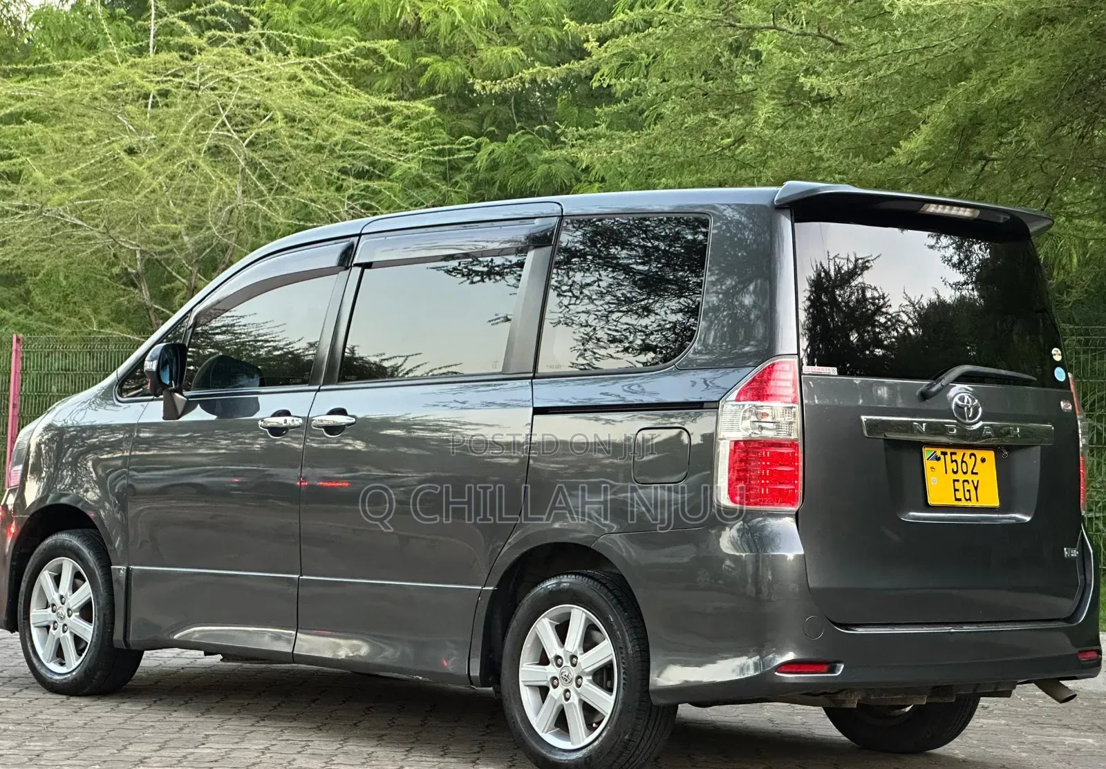 Toyota Noah 2007 Gray