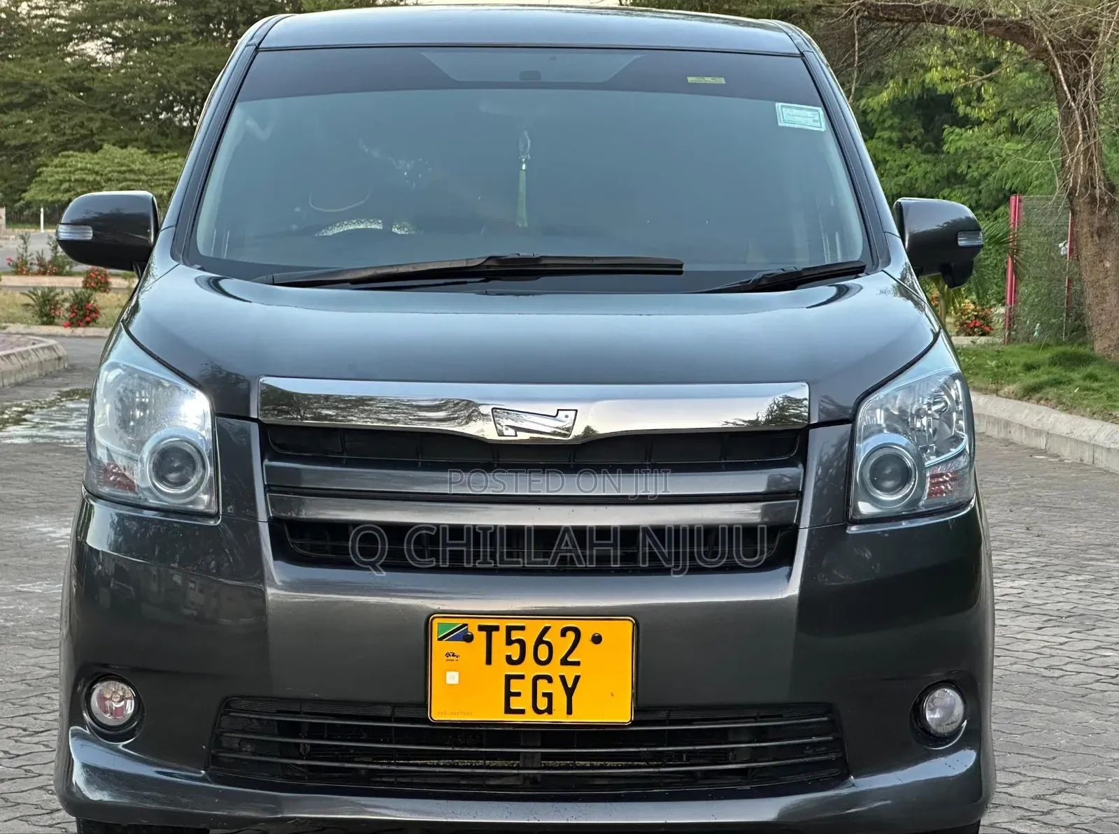 Toyota Noah 2007 Gray