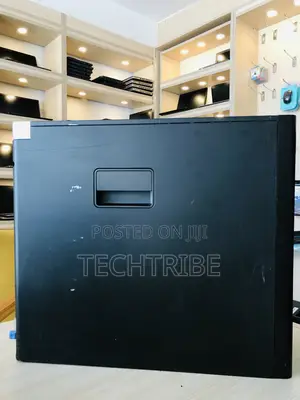 Desktop Computer Dell Precision 5720 8GB Intel Xeon HDD+SSD 500GB