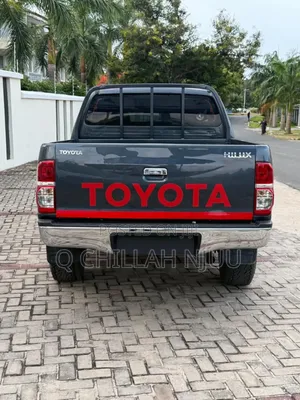Toyota Hilux 2008 Gray