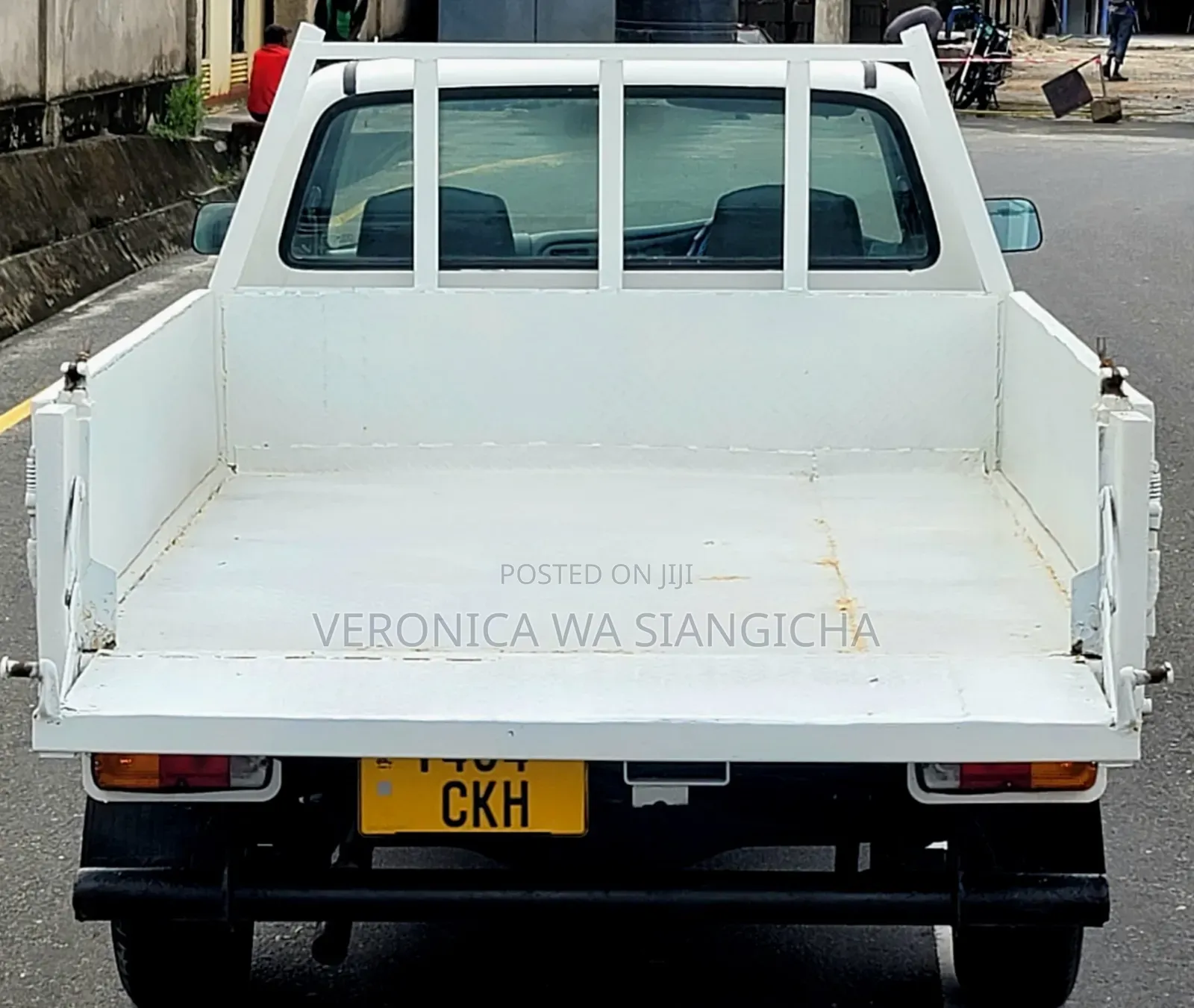 Toyota Hilux 2000 White