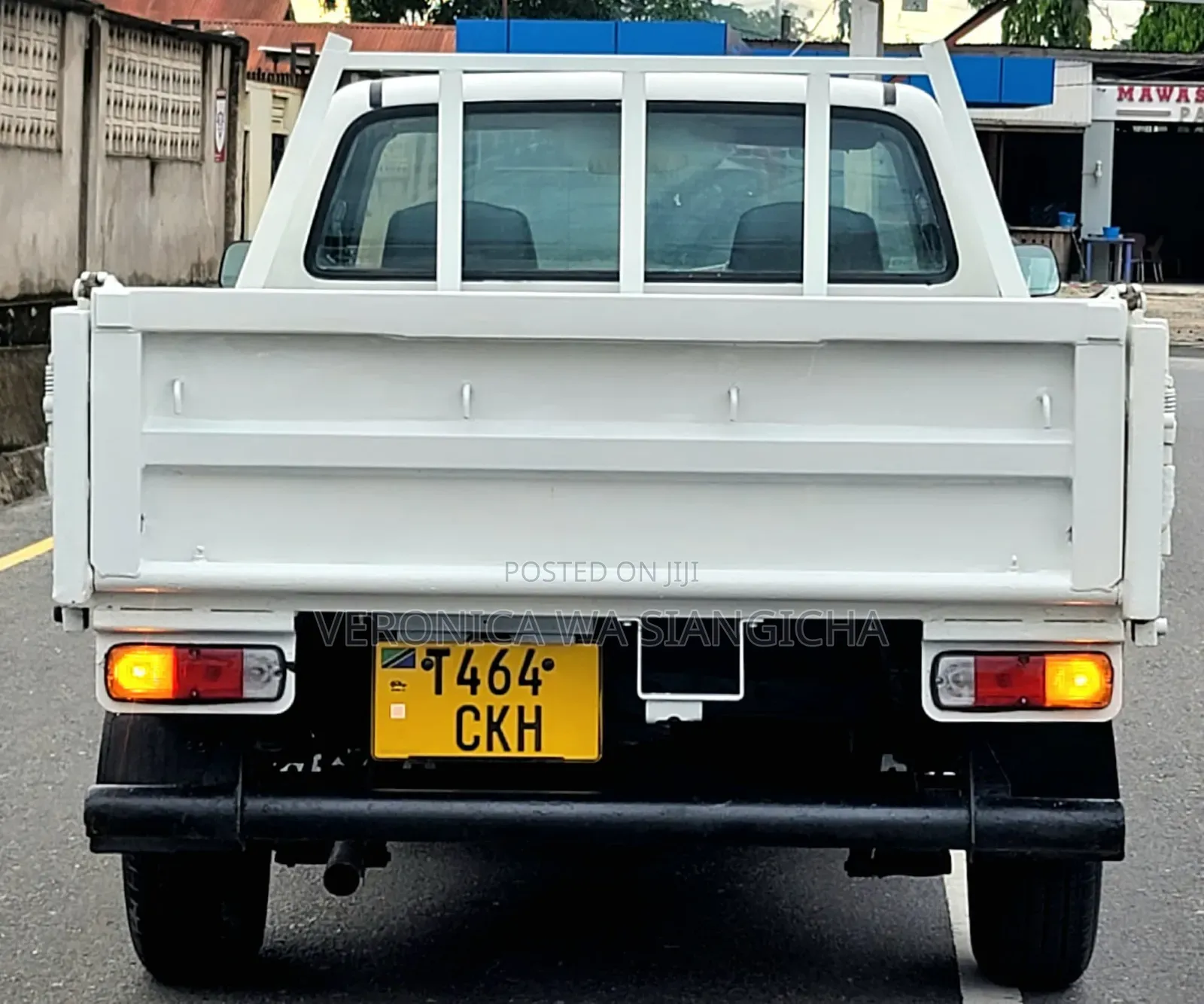 Toyota Hilux 2000 White