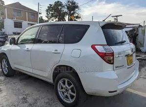 Toyota Vanguard 2007 White