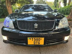 Photo - Toyota Crown 2004 Black