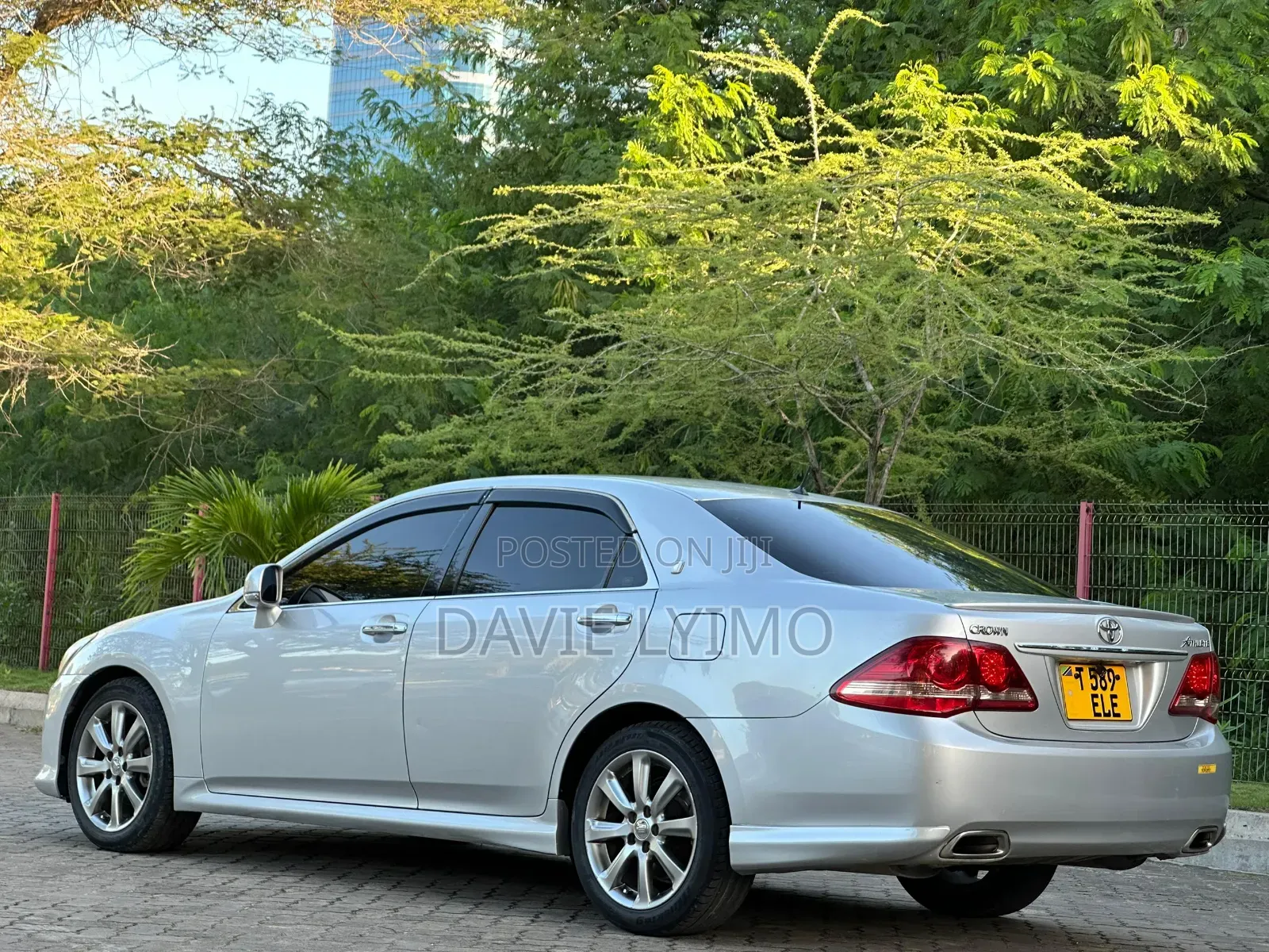 Toyota Crown 2009 Silver