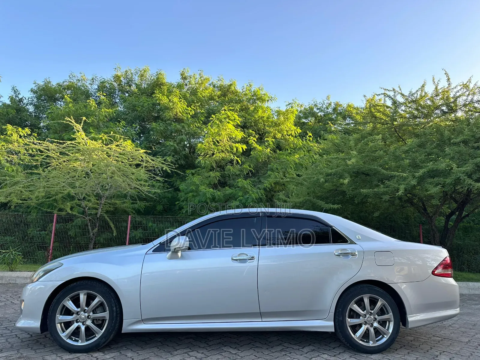 Toyota Crown 2009 Silver