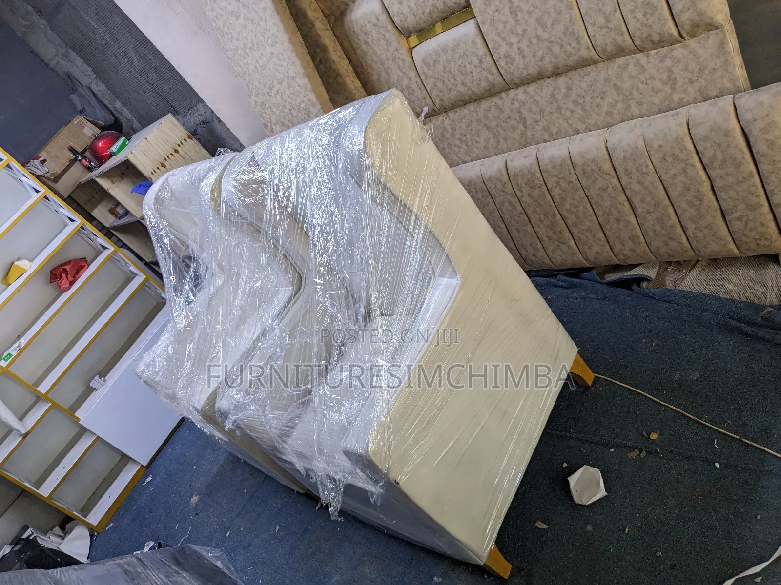 Super King Arms Chair