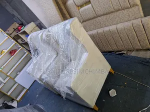 Super King Arms Chair