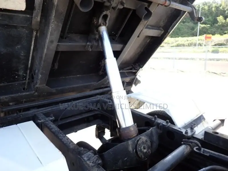 Mitsubishi Truck